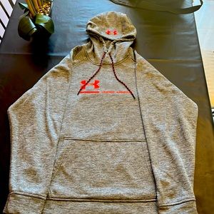 Men’s Large under armour hoodie